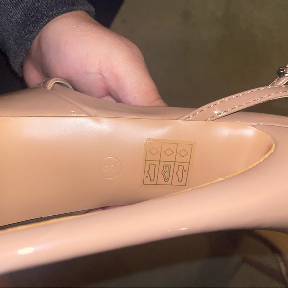 Pretty little thing heels / size 5 US but labeled as size 3 / tan - Picture 3 of 4